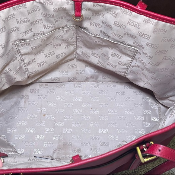 Michael Kors Red Jet Set Medium Tote Bag And Wallet Set - Picture 5 of 11